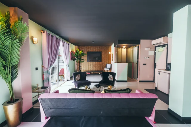 A colourful hotel room at Wiki Woo